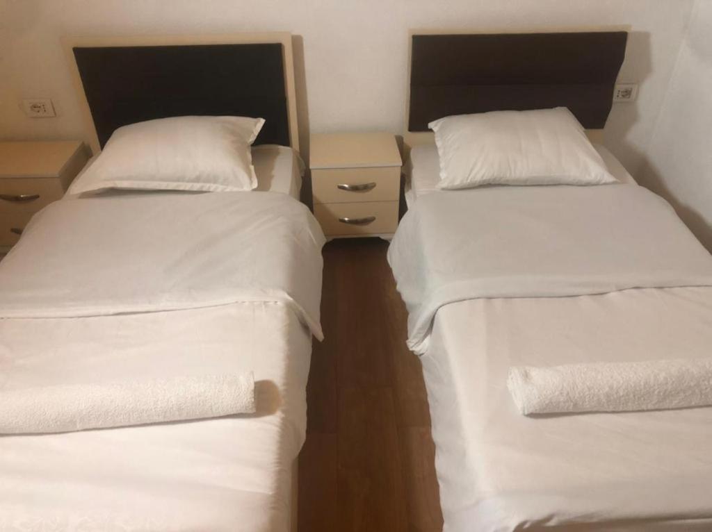 Bujtina Arturi Hotell Valbone Eksteriør bilde