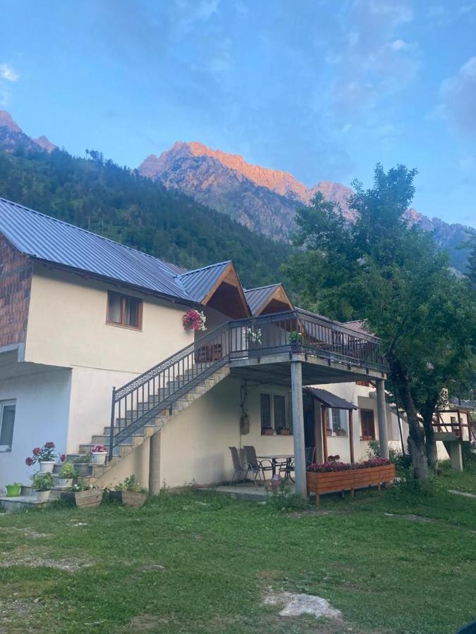 Bujtina Arturi Hotell Valbone Eksteriør bilde